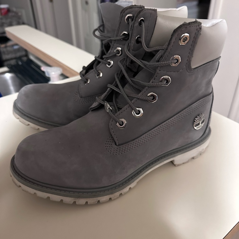 Womens Timberland Boots Size 9